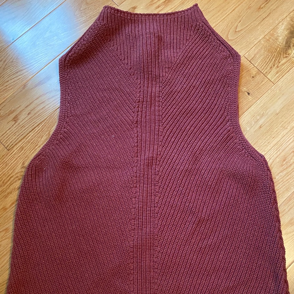 2/$20 💫 Max Studio Sweater Vest